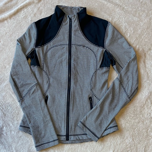 Lululemon Forme Jacket - Picture 4 of 10